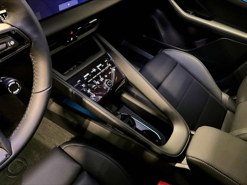 New 2026 Porsche Macan 4 Electric AWD/4WD image 11