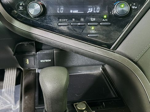 Used 2024 Toyota Camry LE w/ Convenience Package FWD image 23