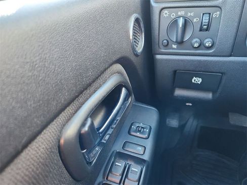 Used 2010 GMC Canyon SLE image 17