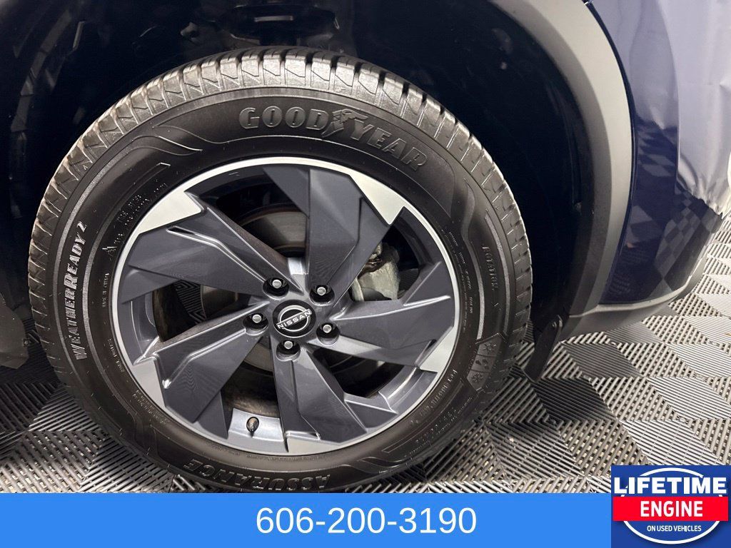 Used 2024 Nissan Rogue SV w/ SV Premium Package AWD/4WD image 6