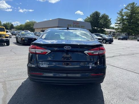 Used 2019 Ford Fusion SE image 9