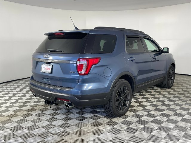 Used 2018 Ford Explorer XLT w/ Equipment Group 202A AWD/4WD image 17