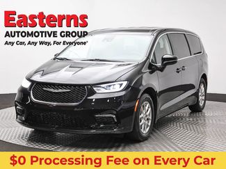 Used 2023 Chrysler Pacifica Touring-L FWD video 1