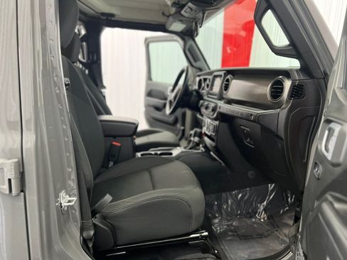 Used 2019 Jeep Wrangler Unlimited Sport S AWD/4WD image 20