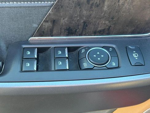 Used 2024 Ford F350 Lariat w/ Chrome Package image 24