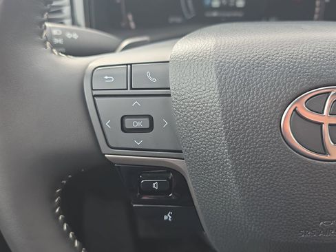 Used 2025 Toyota Camry SE w/ Multimedia Upgrade Package image 16