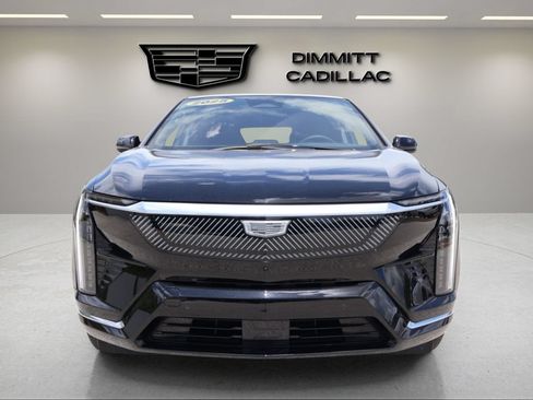 Certified 2025 Cadillac Optiq Luxury 2 w/ LPO, Floor Liner Package AWD/4WD image 2