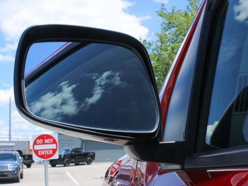 Used 2018 Nissan Frontier Desert Runner RWD image 8