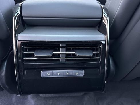 Used 2025 Land Rover Range Rover Sport Dynamic SE AWD/4WD image 17