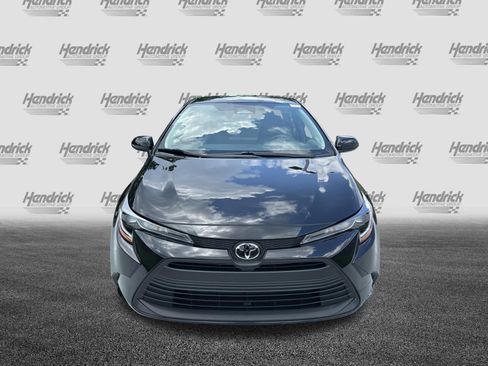 Certified 2025 Toyota Corolla LE FWD image 3