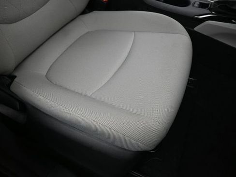 Used 2025 Toyota Corolla Cross LE AWD/4WD image 12