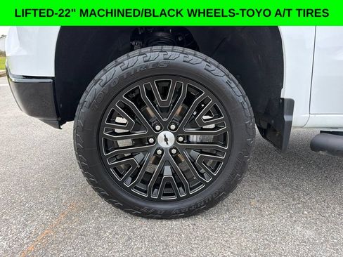 Used 2025 Chevrolet Silverado 1500 Custom Trail Boss w/ Turbomax Blackout Package AWD/4WD image 2