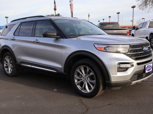 Certified 2022 Ford Explorer XLT w/ Equipment Group 202A image 11