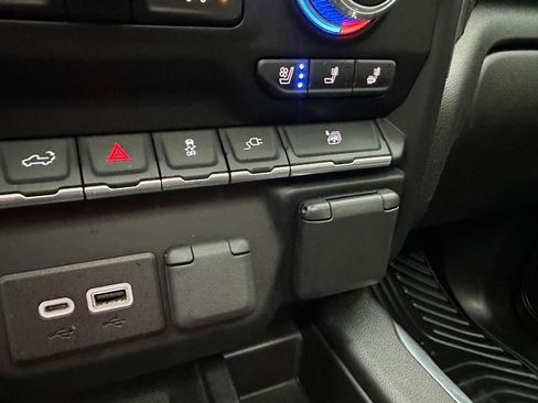 Used 2022 GMC Sierra 3500 Denali image 51