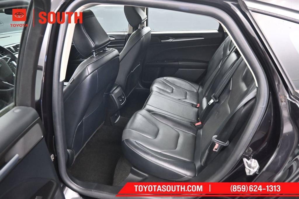Used 2020 Ford Fusion Energi Titanium FWD image 10