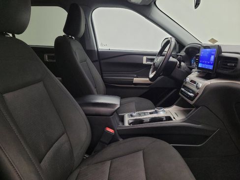 Used 2022 Ford Explorer XLT AWD/4WD image 21