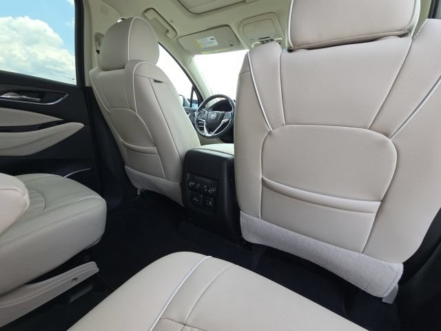 Used 2023 Buick Enclave Avenir w/ Avenir Technology Package FWD image 18