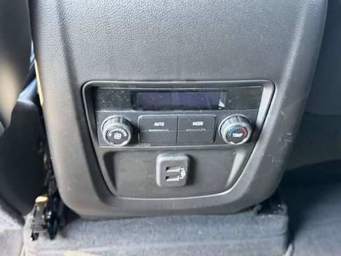 Used 2024 Buick Enclave Essence AWD/4WD image 15