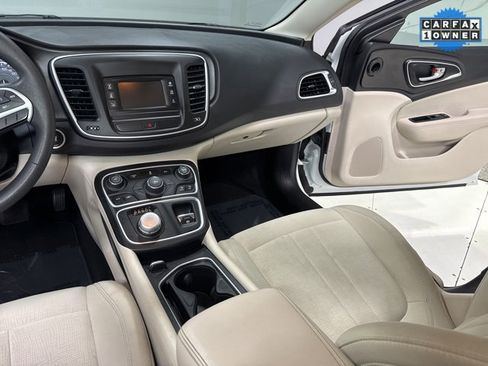 Used 2016 Chrysler 200 Limited image 17
