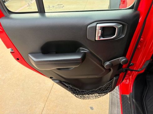 Used 2018 Jeep Wrangler Unlimited Sport AWD/4WD image 15