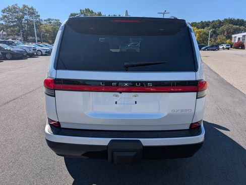 Used 2025 Lexus GX 550 w/ Accessory Package (Z1) image 4