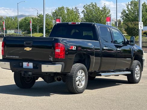 Used 2011 Chevrolet Silverado 2500 LTZ w/ LTZ Plus Package image 4