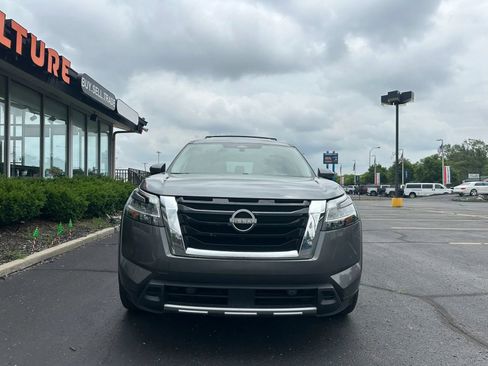 Used 2023 Nissan Pathfinder SL w/ SL Premium Package AWD/4WD image 2