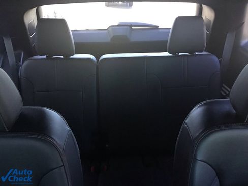 Used 2023 Chevrolet Traverse RS image 13