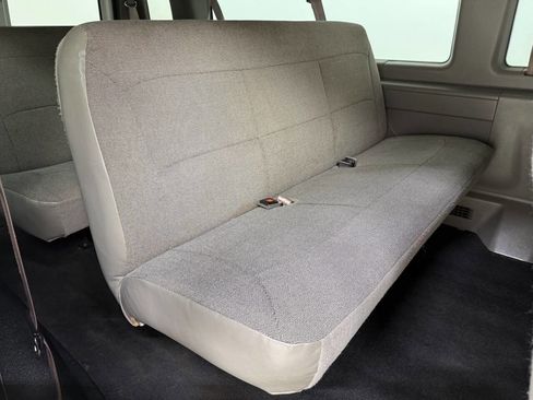 Used 2001 Ford E-350 and Econoline 350 XLT image 37