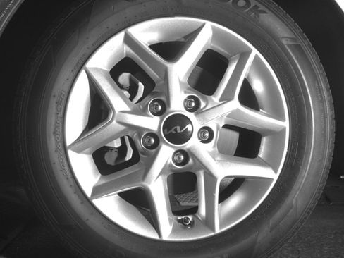 Used 2025 Kia Soul LX w/ LX Technology Package image 19