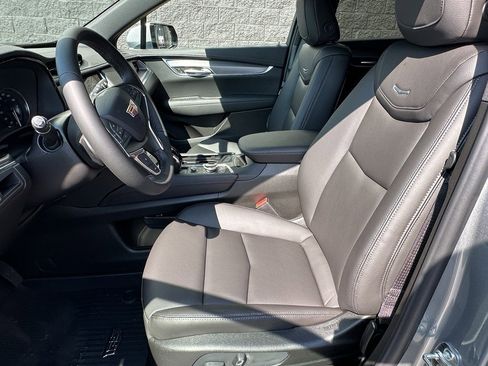 New 2026 Cadillac XT5 Luxury w/ LPO, Floor Liner Package image 15