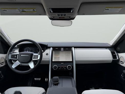 New 2026 Land Rover Discovery Limited Edition image 13