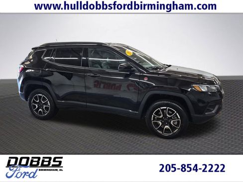 Used 2025 Jeep Compass Trailhawk AWD/4WD image 1