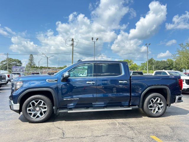 Used 2023 GMC Sierra 1500 SLT w/ SLT Convenience Package AWD/4WD image 4