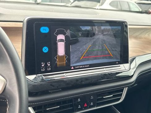 Used 2024 Volkswagen Atlas SE FWD image 19