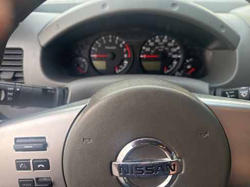 Used 2015 Nissan Frontier SV image 12