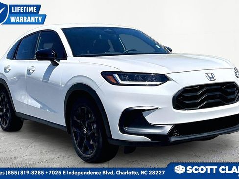 Used 2025 Honda HR-V Sport image 1