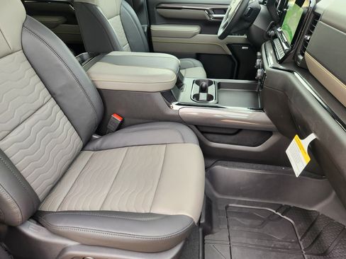 New 2026 Chevrolet Silverado 2500 ZR2 image 19