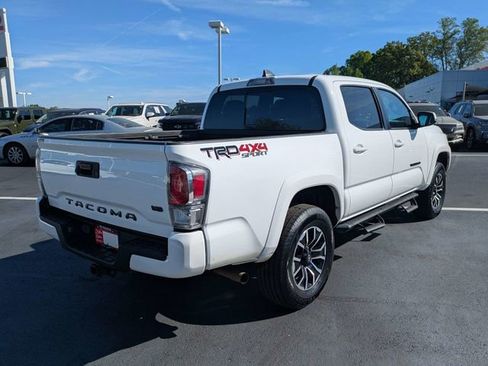 Used 2021 Toyota Tacoma TRD Sport AWD/4WD image 4