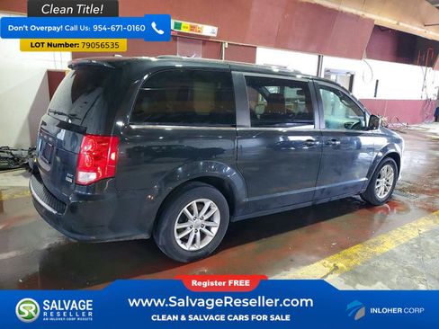 Used 2018 Dodge Grand Caravan SXT image 4