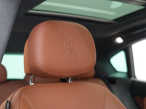 Used 2022 Maserati Levante Modena AWD/4WD image 23