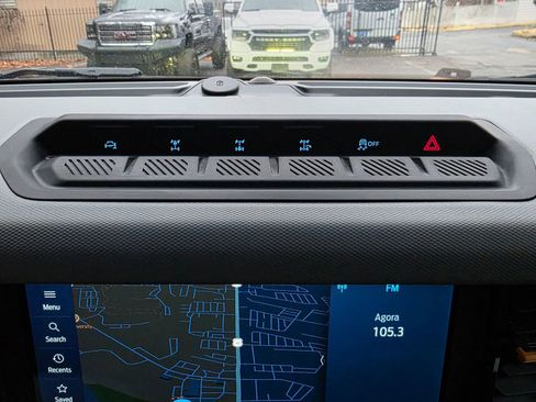 Used 2021 Ford Bronco Badlands image 16