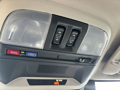 Used 2024 Subaru Crosstrek 2.0i Premium image 25