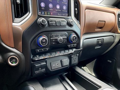 Used 2023 Chevrolet Silverado 2500 High Country w/ Z71 Off-Road Package AWD/4WD image 23