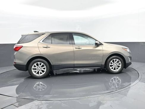 Used 2019 Chevrolet Equinox LT FWD image 4