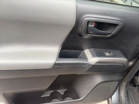 Used 2019 Toyota Tacoma 4D Double Cab image 12