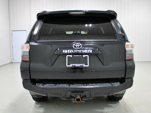 Used 2015 Toyota 4Runner SR5 AWD/4WD image 31