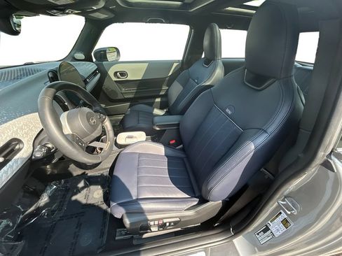 Used 2025 MINI Cooper 2-Door Hardtop FWD image 13