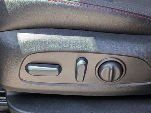Used 2023 Chevrolet Equinox RS FWD image 22