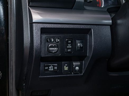Used 2017 Toyota Tundra Platinum AWD/4WD image 16